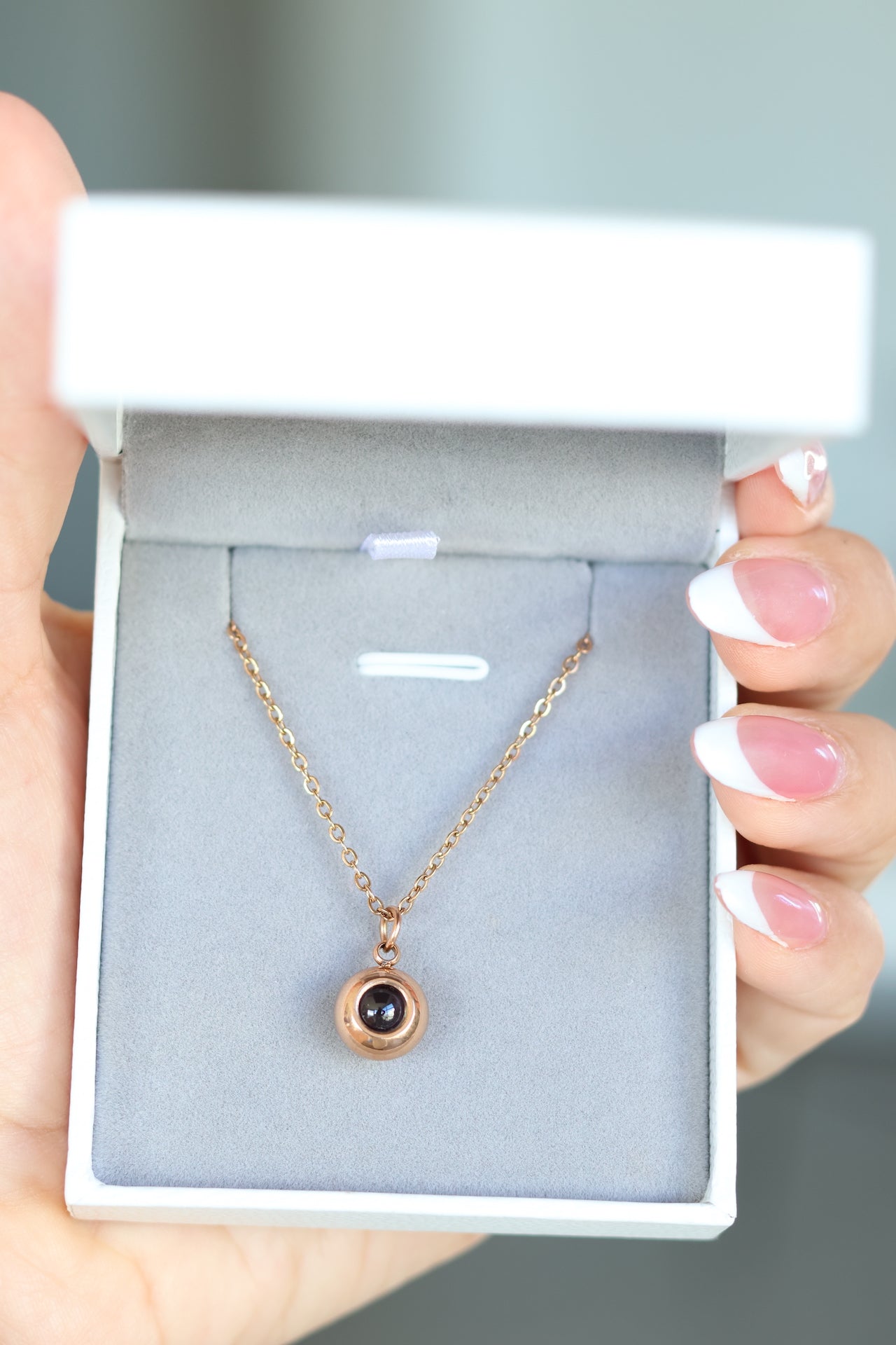 Circle Mmmnts Photo Necklace