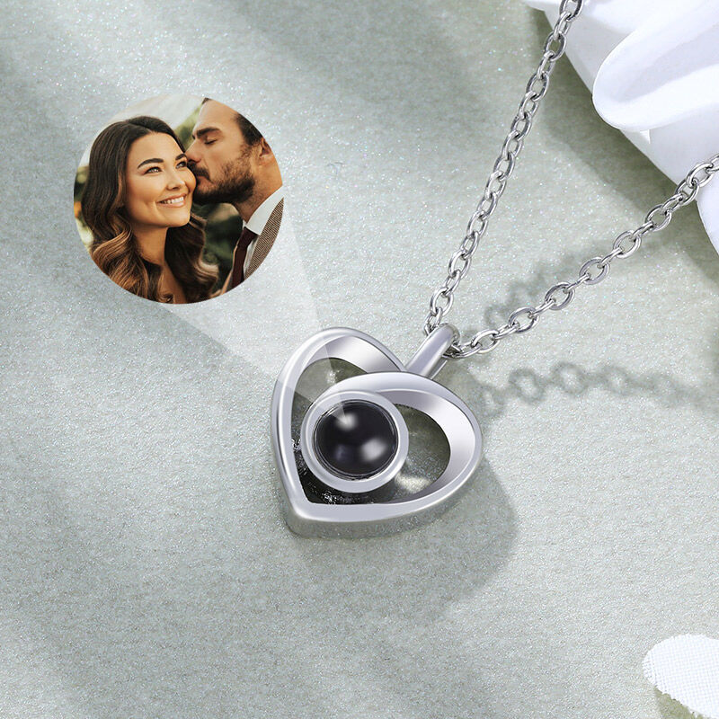 CLASSY CROSSED HEART NECKLACE